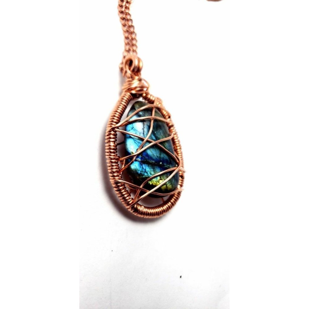 Wire wrapped labradorite crystal necklac - Picture 4 of 11